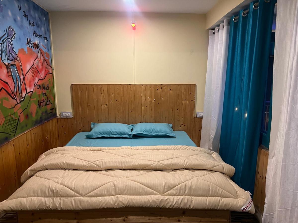 Хостел The Vagabond Manali Экстерьер фото